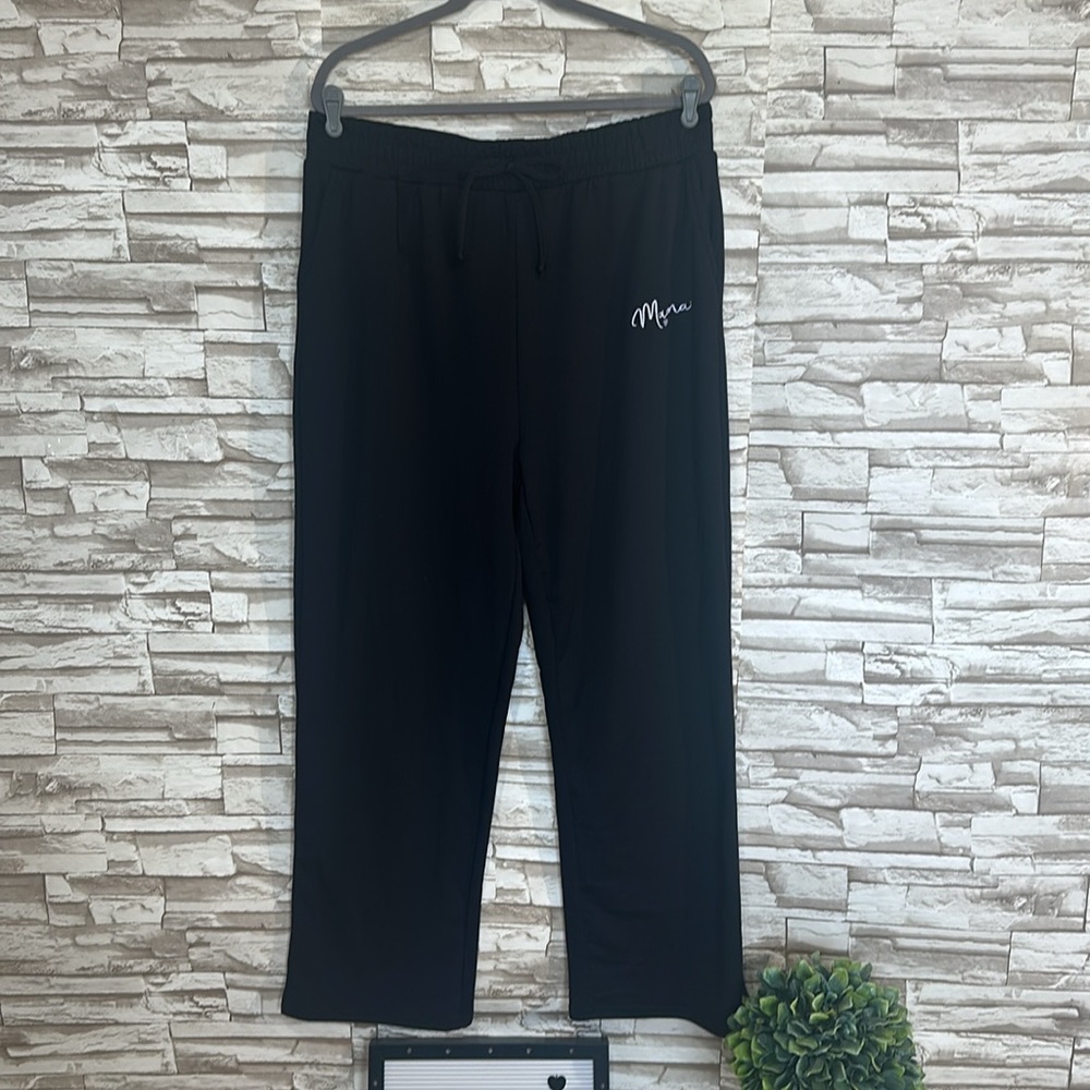 LARK + GREY Maternity Embroidery Mama Black and Beige set of 2 XL pants